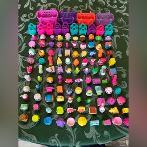 Lot of 100+ Shopkins toys multiple seasons baskets no duplicates (box 7)
